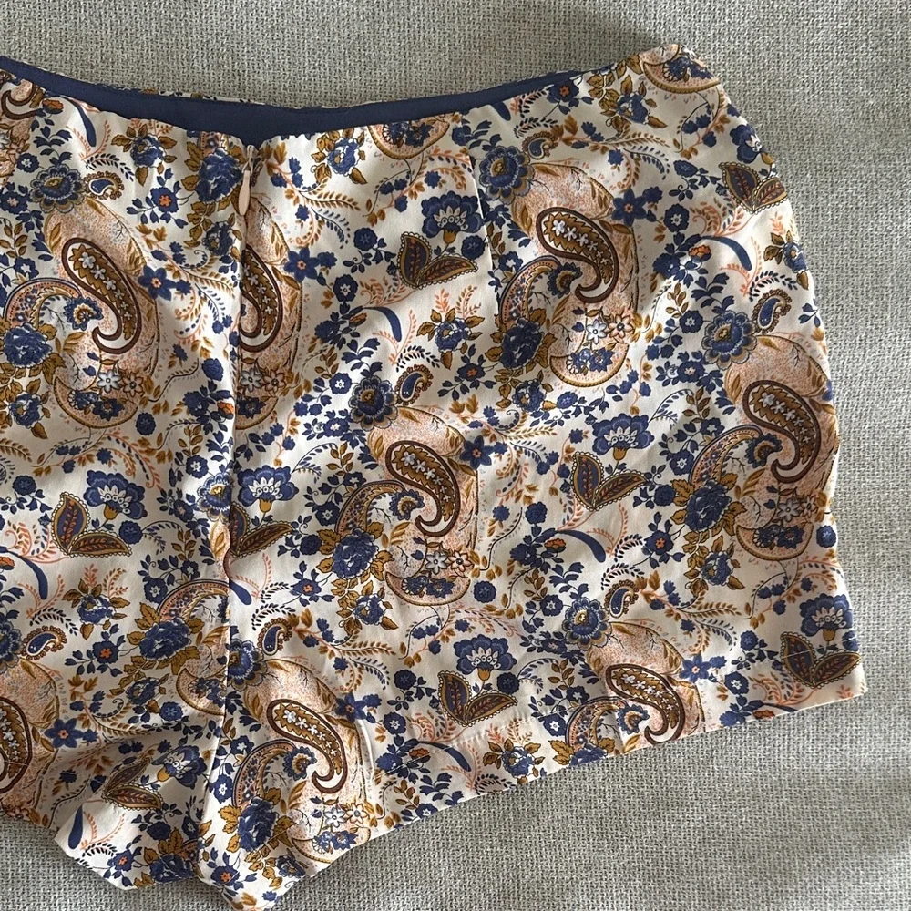 Paisley Print Women Shorts - Picture 3 of 7